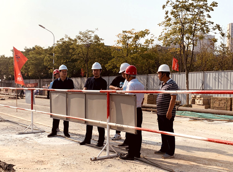六安市重點工程建設(shè)管理處黨組書記、主任陳斌到長安路南延項目檢查指導(dǎo)工作
